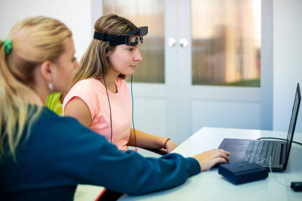 client and therapist during neurofeedback therapy in Los Angeles