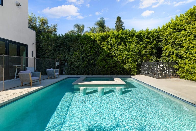 Relaxing pool for our mental health treatment in Los Angeles California