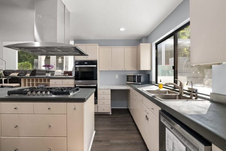 Amigo Kitchen Island